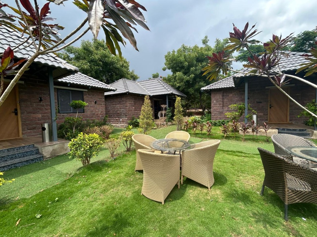 The Grand Family Cottages - Spacious Family Nature Resort Stay